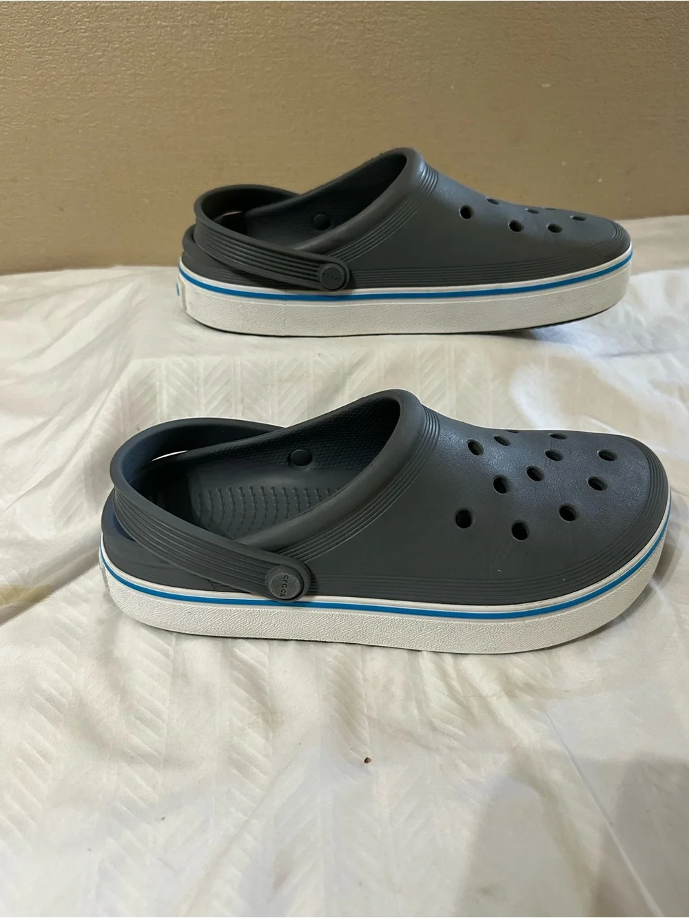 CROCS Off Court Classic Clogs